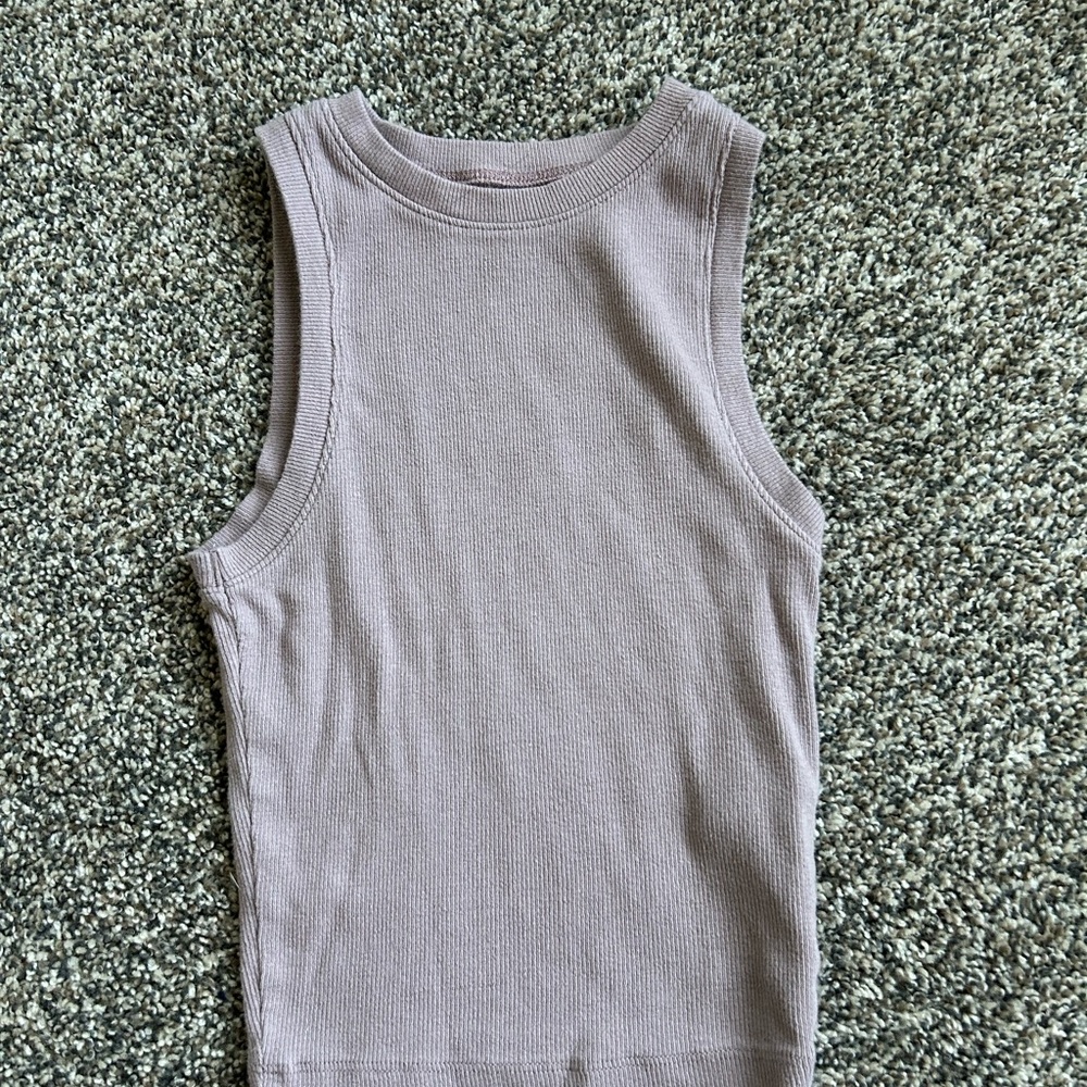Women’s Cropped Hollister Tank Top Lot - Picture 8 of 9